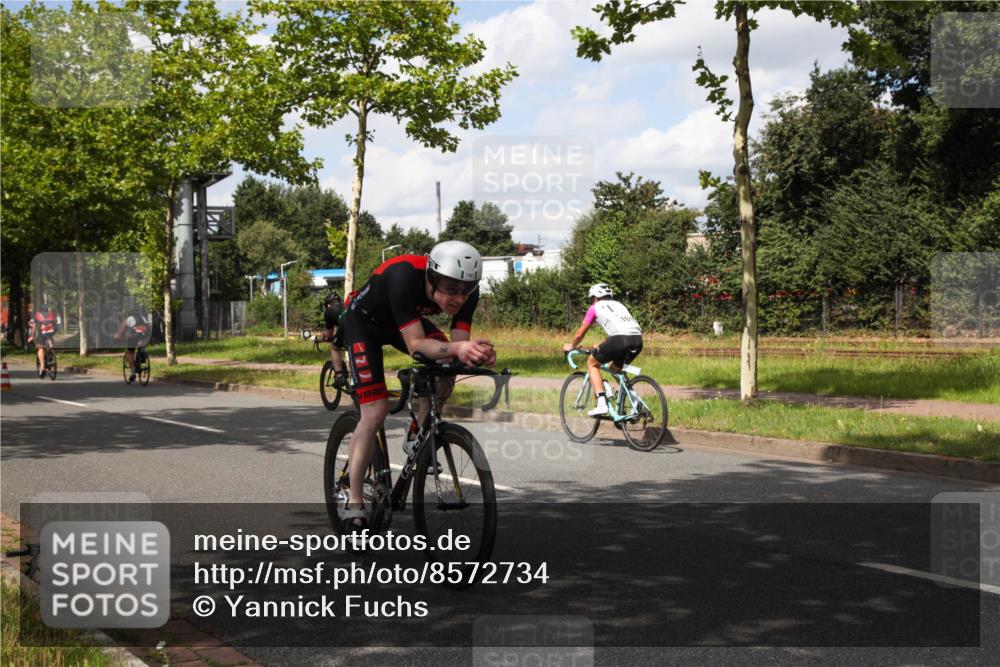 10.08.2025 - GEWOBA Citytriathlon Bremen Yannick Fuchs http://msf.ph/oto/8572734 10.08.2025 12:54:17 Radfahren 582, 618, 707, 740, 742, 750, 797, 1006, 1032, 1039 meine-sportfotos.de