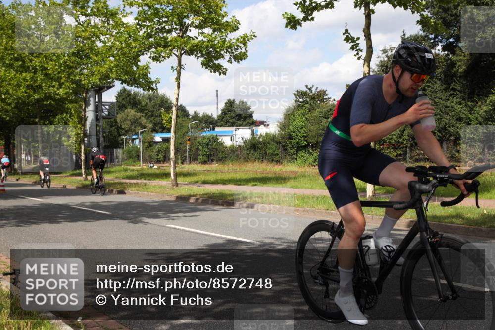 10.08.2025 - GEWOBA Citytriathlon Bremen Yannick Fuchs http://msf.ph/oto/8572748 10.08.2025 12:54:22 Radfahren 580, 582, 618, 707, 740, 750, 789, 826, 1006 meine-sportfotos.de