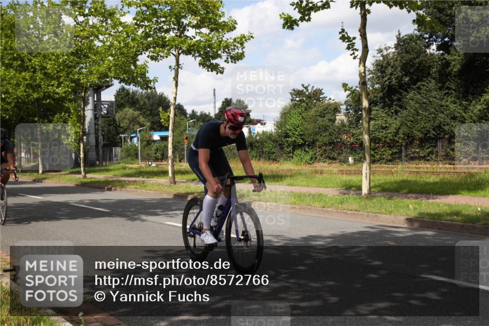 10.08.2025 - GEWOBA Citytriathlon Bremen Yannick Fuchs http://msf.ph/oto/8572766 10.08.2025 12:54:28 Radfahren 580, 582, 618, 634, 707, 740, 783, 789, 790, 826 meine-sportfotos.de
