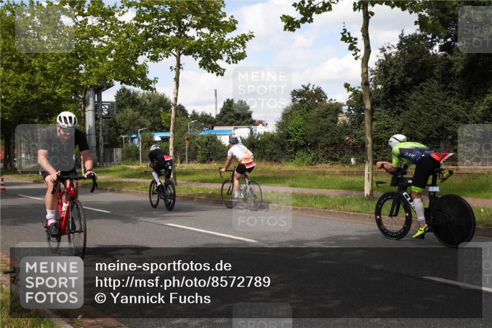 10.08.2025 - GEWOBA Citytriathlon Bremen Yannick Fuchs http://msf.ph/oto/8572789 10.08.2025 12:54:49 Radfahren 563, 591, 632, 634, 728, 736, 781, 783, 790, 1029 meine-sportfotos.de