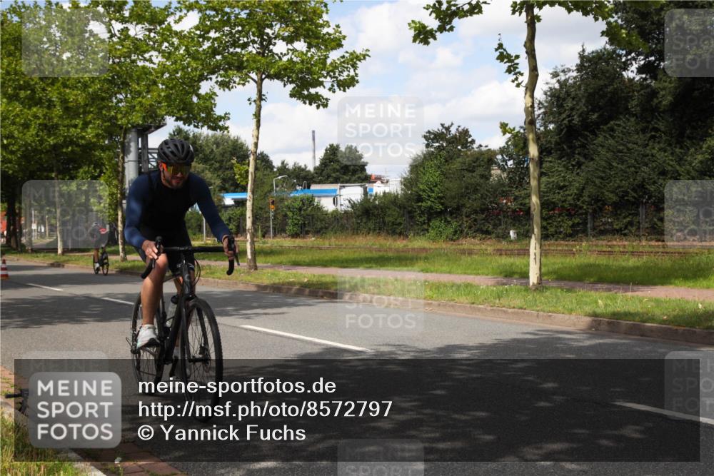 10.08.2025 - GEWOBA Citytriathlon Bremen Yannick Fuchs http://msf.ph/oto/8572797 10.08.2025 12:55:01 Radfahren 563, 591, 632, 714, 728, 761, 766, 781, 794, 877, 1015, 1029 meine-sportfotos.de