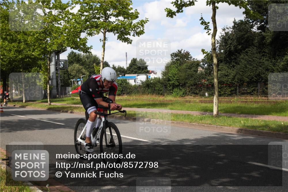 10.08.2025 - GEWOBA Citytriathlon Bremen Yannick Fuchs http://msf.ph/oto/8572798 10.08.2025 12:55:03 Radfahren 563, 591, 632, 714, 728, 761, 766, 781, 794, 877, 1015, 1029 meine-sportfotos.de