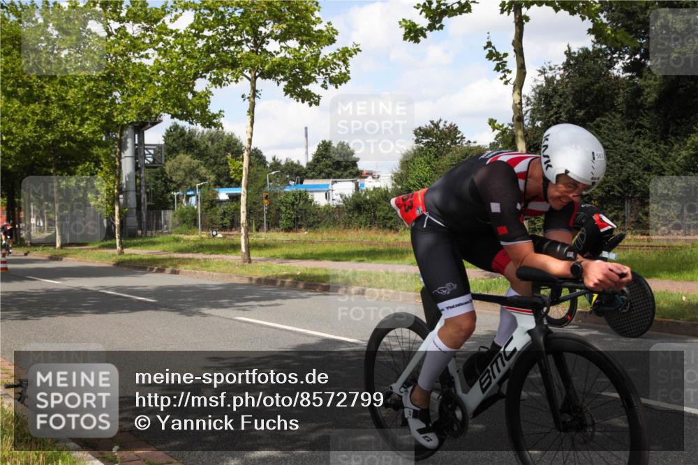 10.08.2025 - GEWOBA Citytriathlon Bremen Yannick Fuchs http://msf.ph/oto/8572799 10.08.2025 12:55:03 Radfahren 563, 591, 632, 714, 728, 761, 766, 781, 794, 877, 1015, 1029 meine-sportfotos.de