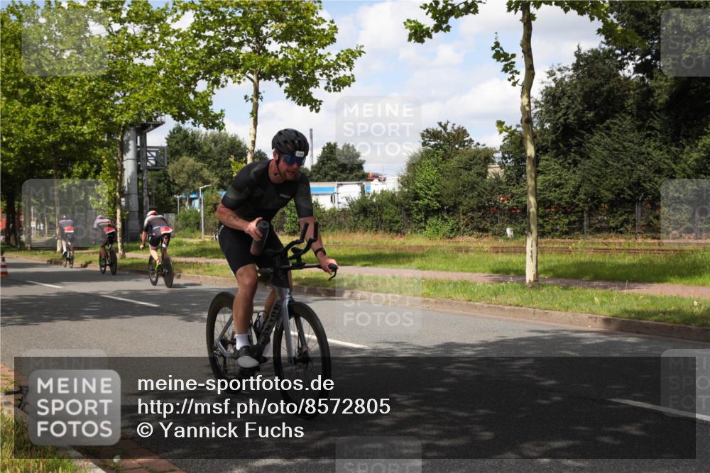 10.08.2025 - GEWOBA Citytriathlon Bremen Yannick Fuchs http://msf.ph/oto/8572805 10.08.2025 12:55:07 Radfahren 563, 591, 632, 714, 728, 761, 766, 781, 794, 877, 1015, 1029 meine-sportfotos.de