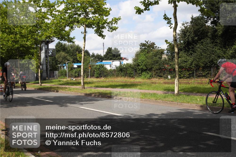 10.08.2025 - GEWOBA Citytriathlon Bremen Yannick Fuchs http://msf.ph/oto/8572806 10.08.2025 12:55:08 Radfahren 563, 591, 632, 696, 714, 728, 761, 766, 781, 794, 877, 1015 meine-sportfotos.de