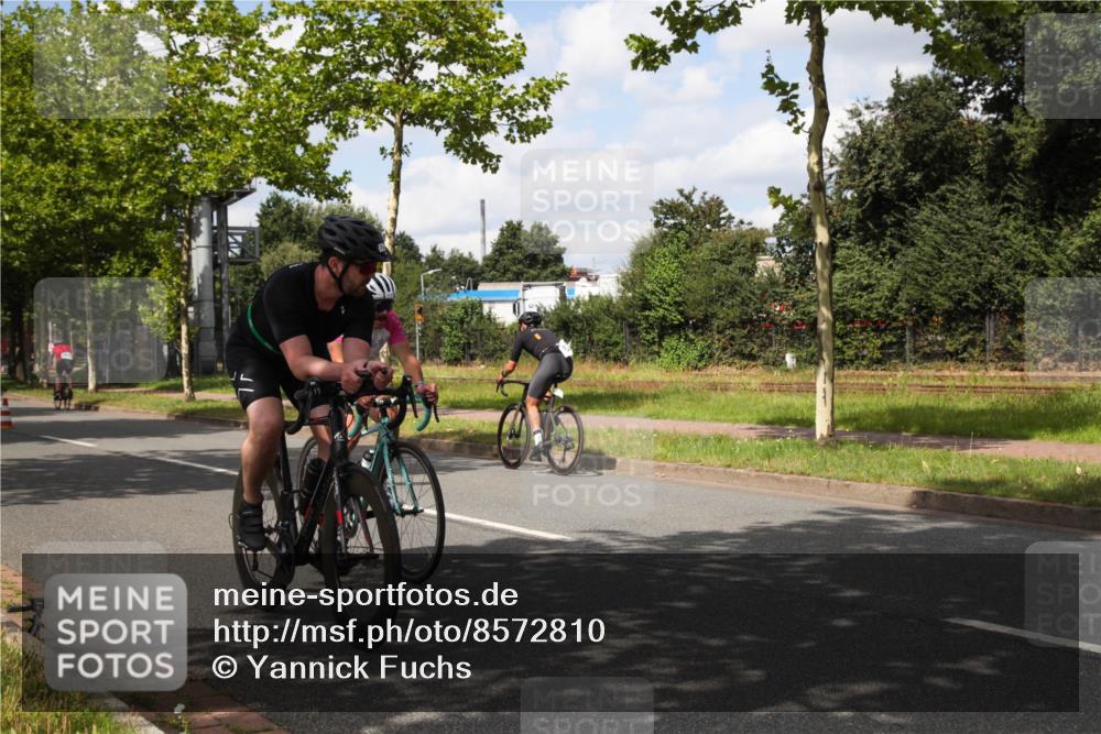 10.08.2025 - GEWOBA Citytriathlon Bremen Yannick Fuchs http://msf.ph/oto/8572810 10.08.2025 12:55:12 Radfahren 563, 696, 714, 761, 766, 794, 877, 1015 meine-sportfotos.de