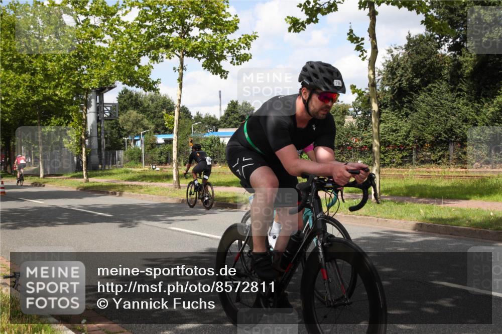 10.08.2025 - GEWOBA Citytriathlon Bremen Yannick Fuchs http://msf.ph/oto/8572811 10.08.2025 12:55:12 Radfahren 563, 696, 714, 761, 766, 794, 877, 1015 meine-sportfotos.de