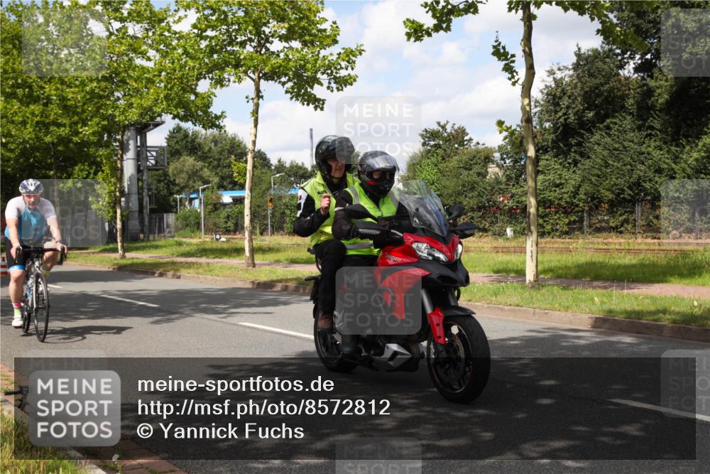 10.08.2025 - GEWOBA Citytriathlon Bremen Yannick Fuchs http://msf.ph/oto/8572812 10.08.2025 12:55:14 Radfahren 563, 696, 714, 761, 766, 794, 877, 982, 1015 meine-sportfotos.de