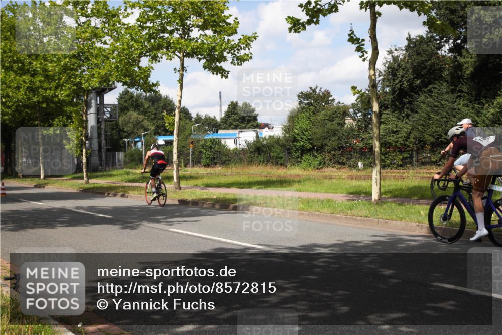 10.08.2025 - GEWOBA Citytriathlon Bremen Yannick Fuchs http://msf.ph/oto/8572815 10.08.2025 12:55:16 Radfahren 696, 714, 761, 766, 794, 877, 982, 1015 meine-sportfotos.de