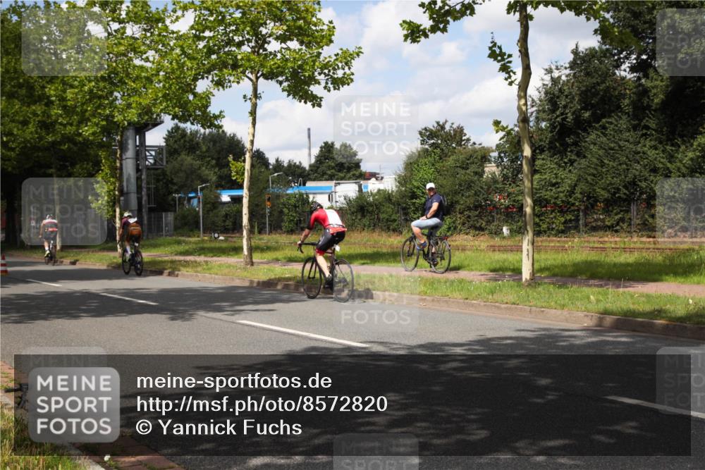 10.08.2025 - GEWOBA Citytriathlon Bremen Yannick Fuchs http://msf.ph/oto/8572820 10.08.2025 12:55:18 Radfahren 696, 714, 761, 766, 794, 877, 982, 1015, 1033 meine-sportfotos.de