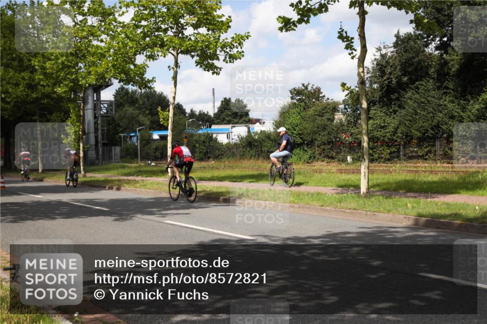 10.08.2025 - GEWOBA Citytriathlon Bremen Yannick Fuchs http://msf.ph/oto/8572821 10.08.2025 12:55:18 Radfahren 696, 714, 761, 766, 794, 877, 982, 1015, 1033 meine-sportfotos.de