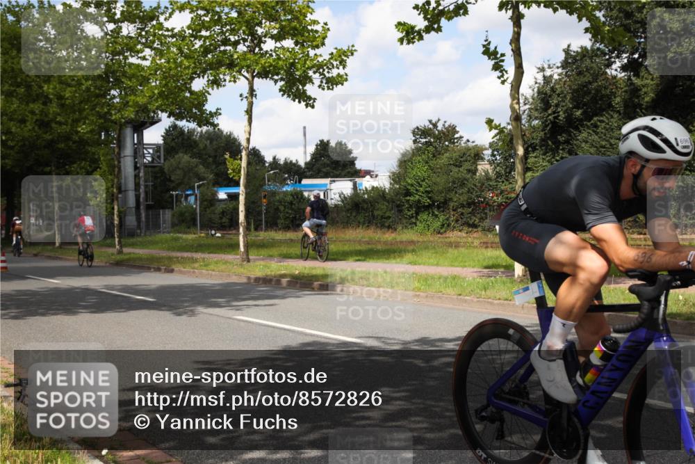 10.08.2025 - GEWOBA Citytriathlon Bremen Yannick Fuchs http://msf.ph/oto/8572826 10.08.2025 12:55:20 Radfahren 696, 714, 766, 794, 877, 982, 1015, 1033 meine-sportfotos.de