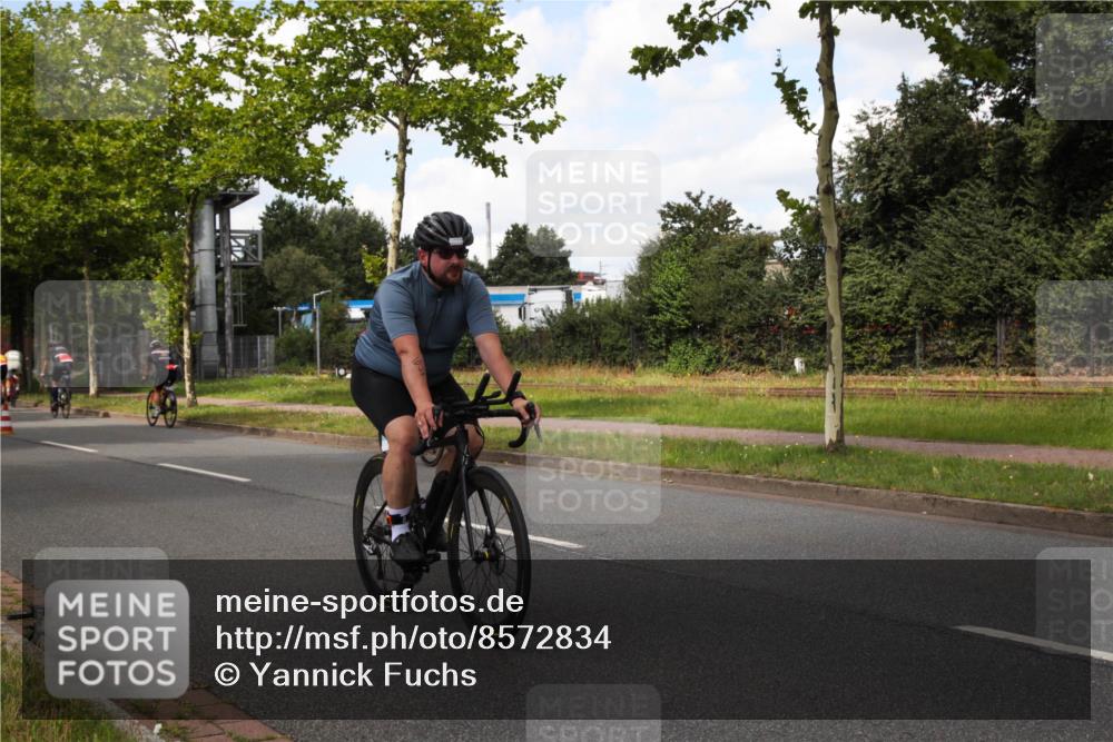 10.08.2025 - GEWOBA Citytriathlon Bremen Yannick Fuchs http://msf.ph/oto/8572834 10.08.2025 12:55:30 Radfahren 658, 696, 729, 804, 843, 880, 982, 1033 meine-sportfotos.de