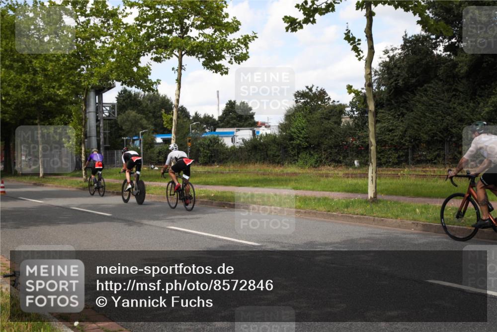 10.08.2025 - GEWOBA Citytriathlon Bremen Yannick Fuchs http://msf.ph/oto/8572846 10.08.2025 12:55:43 Radfahren 636, 658, 729, 779, 804, 843, 880, 890 meine-sportfotos.de