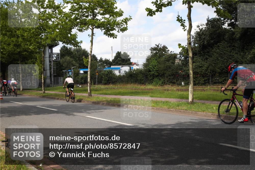 10.08.2025 - GEWOBA Citytriathlon Bremen Yannick Fuchs http://msf.ph/oto/8572847 10.08.2025 12:55:44 Radfahren 636, 658, 729, 779, 804, 843, 880, 890, 896 meine-sportfotos.de