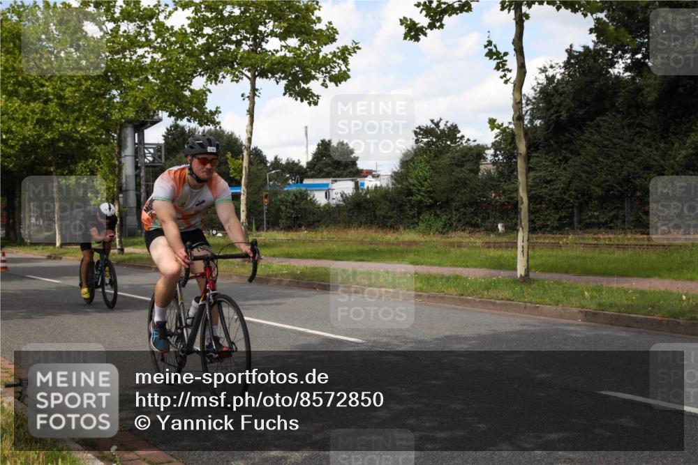10.08.2025 - GEWOBA Citytriathlon Bremen Yannick Fuchs http://msf.ph/oto/8572850 10.08.2025 12:55:50 Radfahren 636, 658, 729, 765, 779, 804, 843, 880, 883, 890, 896 meine-sportfotos.de