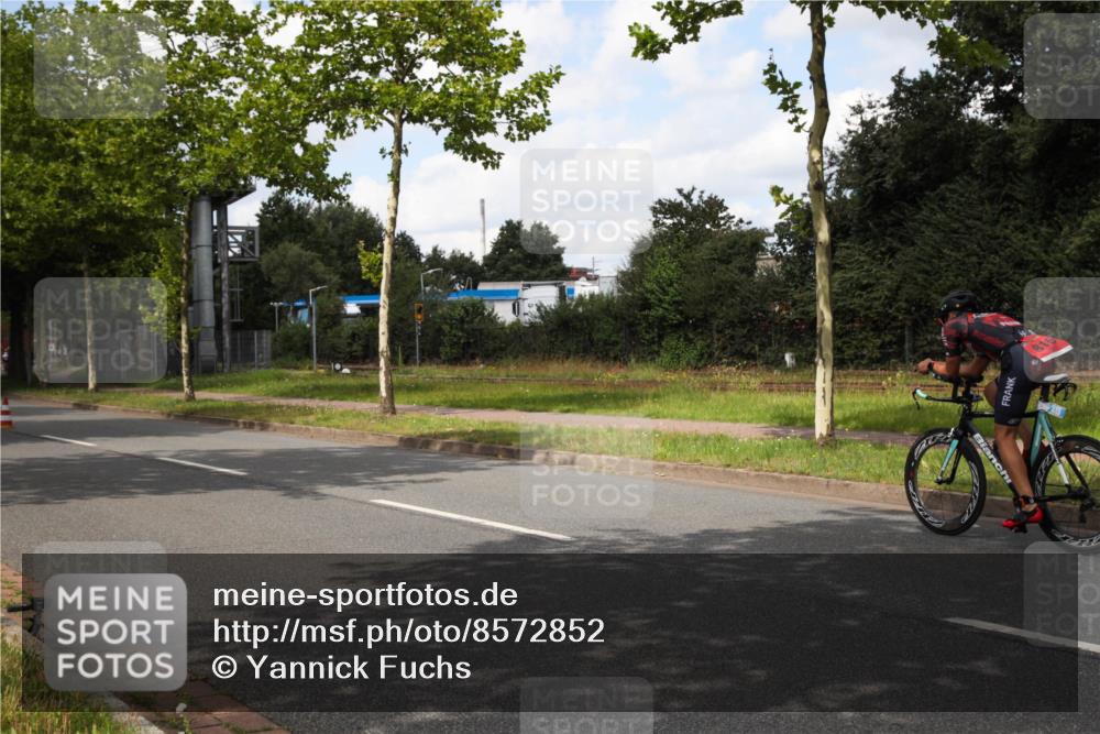 10.08.2025 - GEWOBA Citytriathlon Bremen Yannick Fuchs http://msf.ph/oto/8572852 10.08.2025 12:55:53 Radfahren 636, 658, 729, 765, 779, 880, 883, 890, 896 meine-sportfotos.de