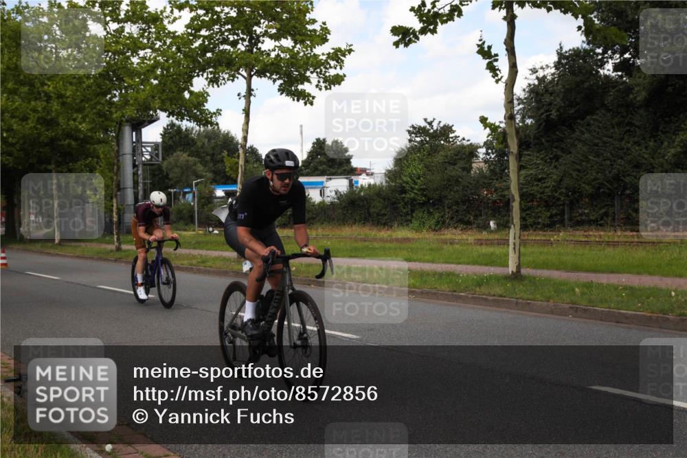 10.08.2025 - GEWOBA Citytriathlon Bremen Yannick Fuchs http://msf.ph/oto/8572856 10.08.2025 12:56:03 Radfahren 589, 662, 765, 779, 784, 883, 890, 896, 1024, 1025 meine-sportfotos.de
