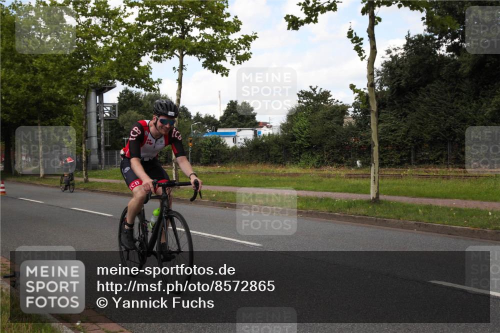 10.08.2025 - GEWOBA Citytriathlon Bremen Yannick Fuchs http://msf.ph/oto/8572865 10.08.2025 12:56:11 Radfahren 589, 662, 764, 765, 784, 844, 1024, 1025 meine-sportfotos.de
