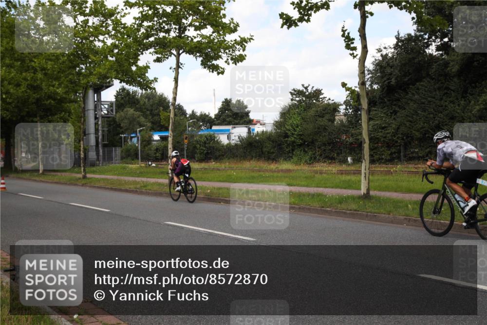 10.08.2025 - GEWOBA Citytriathlon Bremen Yannick Fuchs http://msf.ph/oto/8572870 10.08.2025 12:56:19 Radfahren 555, 567, 589, 662, 678, 721, 764, 784, 814, 844, 1024, 1025 meine-sportfotos.de