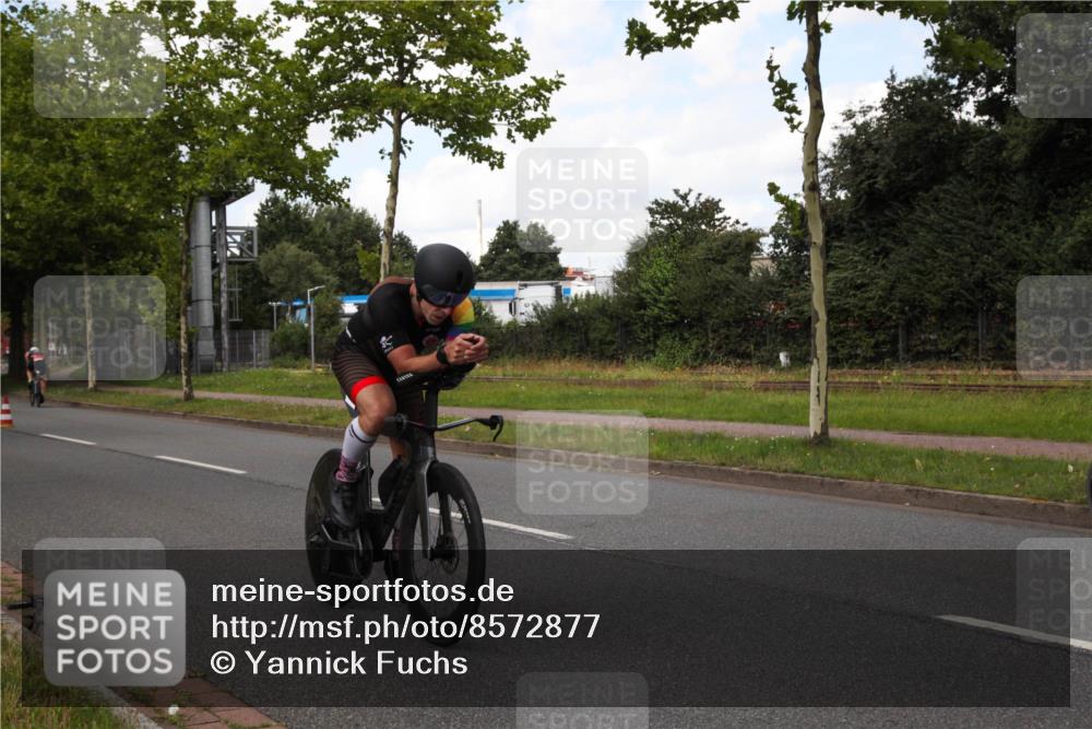10.08.2025 - GEWOBA Citytriathlon Bremen Yannick Fuchs http://msf.ph/oto/8572877 10.08.2025 12:56:27 Radfahren 555, 567, 589, 678, 706, 721, 737, 749, 764, 772, 782, 814, 831, 844 meine-sportfotos.de
