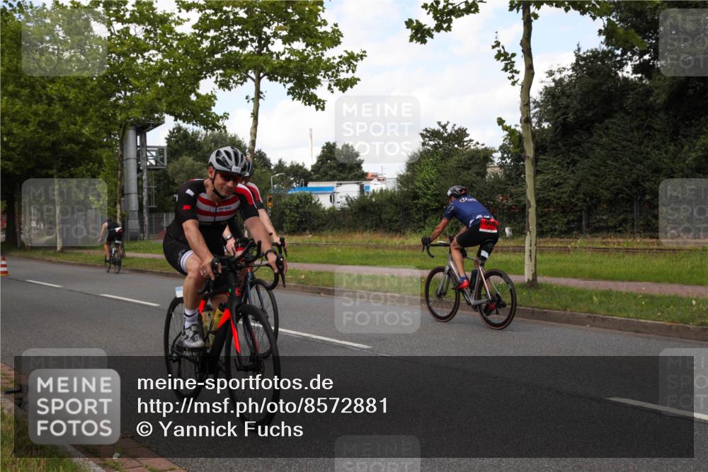 10.08.2025 - GEWOBA Citytriathlon Bremen Yannick Fuchs http://msf.ph/oto/8572881 10.08.2025 12:56:30 Radfahren 555, 567, 678, 706, 721, 737, 749, 764, 772, 782, 814, 831, 844 meine-sportfotos.de