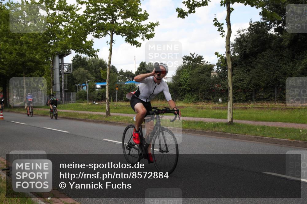 10.08.2025 - GEWOBA Citytriathlon Bremen Yannick Fuchs http://msf.ph/oto/8572884 10.08.2025 12:56:33 Radfahren 555, 567, 678, 706, 721, 737, 749, 764, 772, 782, 814, 831, 844 meine-sportfotos.de