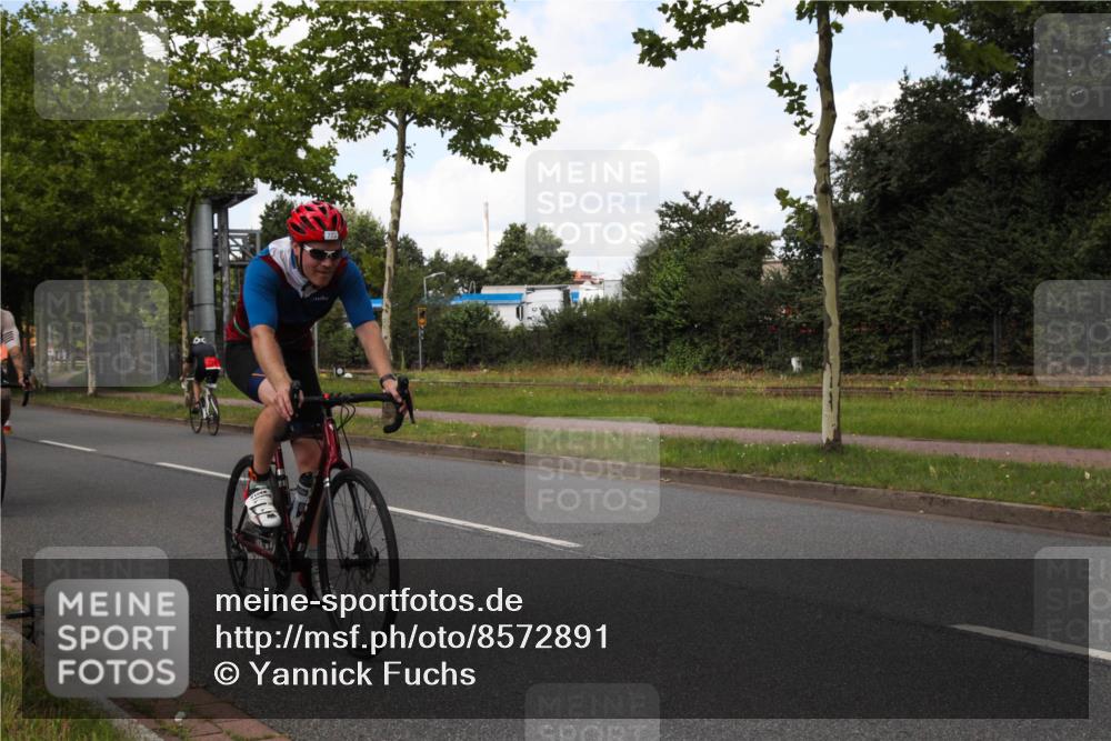 10.08.2025 - GEWOBA Citytriathlon Bremen Yannick Fuchs http://msf.ph/oto/8572891 10.08.2025 12:56:38 Radfahren 555, 567, 597, 678, 706, 721, 737, 749, 772, 782, 814, 815, 831 meine-sportfotos.de