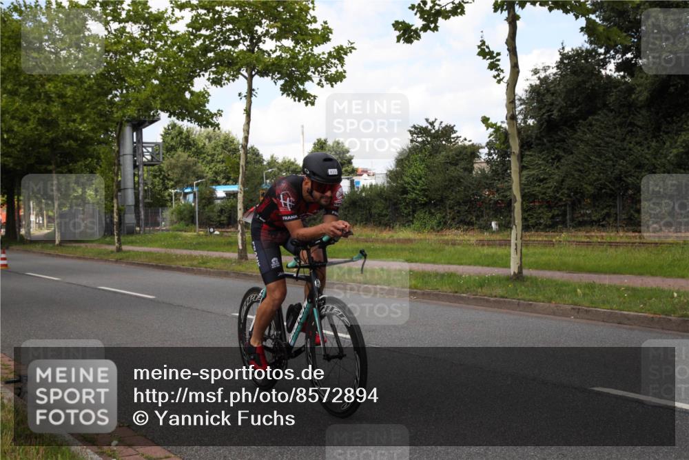10.08.2025 - GEWOBA Citytriathlon Bremen Yannick Fuchs http://msf.ph/oto/8572894 10.08.2025 12:56:45 Radfahren 597, 706, 737, 749, 755, 772, 782, 815, 830, 831, 1014 meine-sportfotos.de