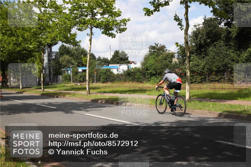 10.08.2025 - GEWOBA Citytriathlon Bremen Yannick Fuchs http://msf.ph/oto/8572912 10.08.2025 12:57:01 Radfahren 559, 597, 672, 723, 730, 755, 830, 879, 913, 969, 1003, 1014 meine-sportfotos.de