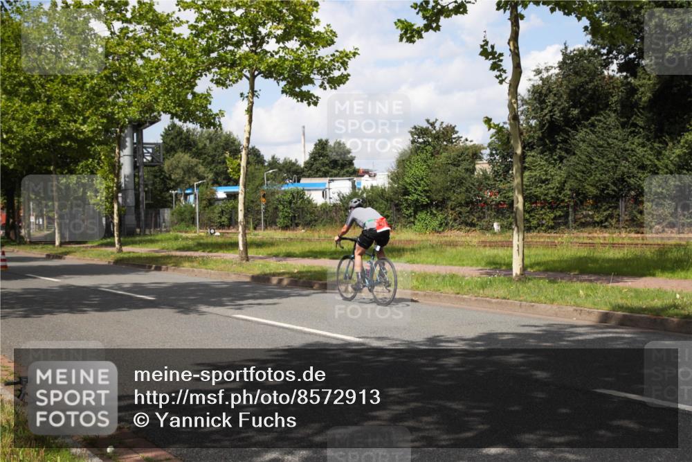 10.08.2025 - GEWOBA Citytriathlon Bremen Yannick Fuchs http://msf.ph/oto/8572913 10.08.2025 12:57:01 Radfahren 559, 597, 672, 723, 730, 755, 830, 879, 913, 969, 1003, 1014 meine-sportfotos.de