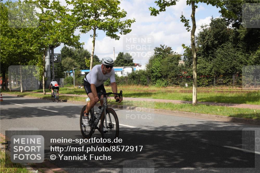 10.08.2025 - GEWOBA Citytriathlon Bremen Yannick Fuchs http://msf.ph/oto/8572917 10.08.2025 12:57:03 Radfahren 559, 672, 723, 730, 755, 758, 830, 879, 913, 940, 969, 1003, 1014 meine-sportfotos.de