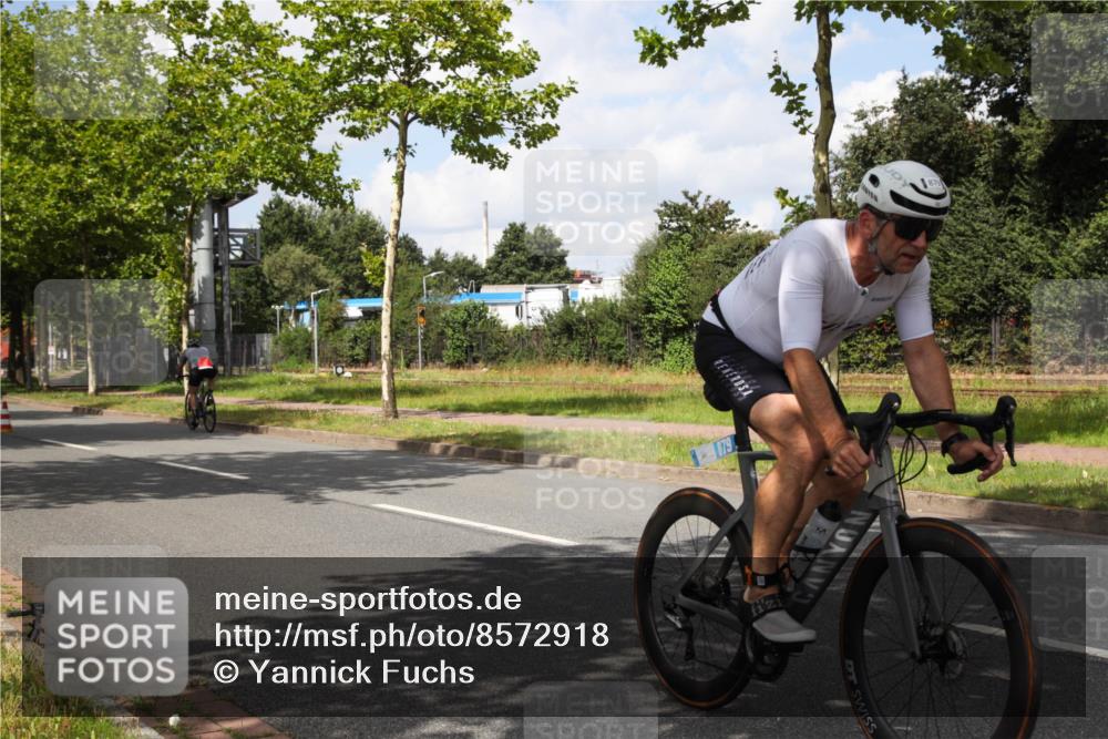 10.08.2025 - GEWOBA Citytriathlon Bremen Yannick Fuchs http://msf.ph/oto/8572918 10.08.2025 12:57:03 Radfahren 559, 672, 723, 730, 755, 758, 830, 879, 913, 940, 969, 1003, 1014 meine-sportfotos.de