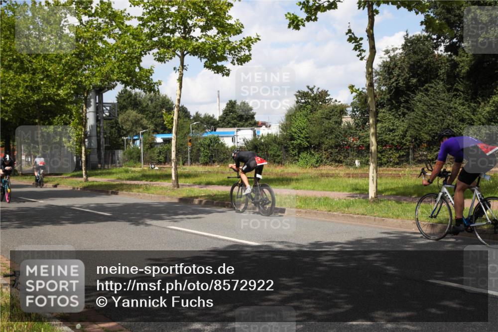 10.08.2025 - GEWOBA Citytriathlon Bremen Yannick Fuchs http://msf.ph/oto/8572922 10.08.2025 12:57:04 Radfahren 559, 672, 723, 730, 755, 758, 830, 879, 913, 940, 969, 1003, 1014 meine-sportfotos.de