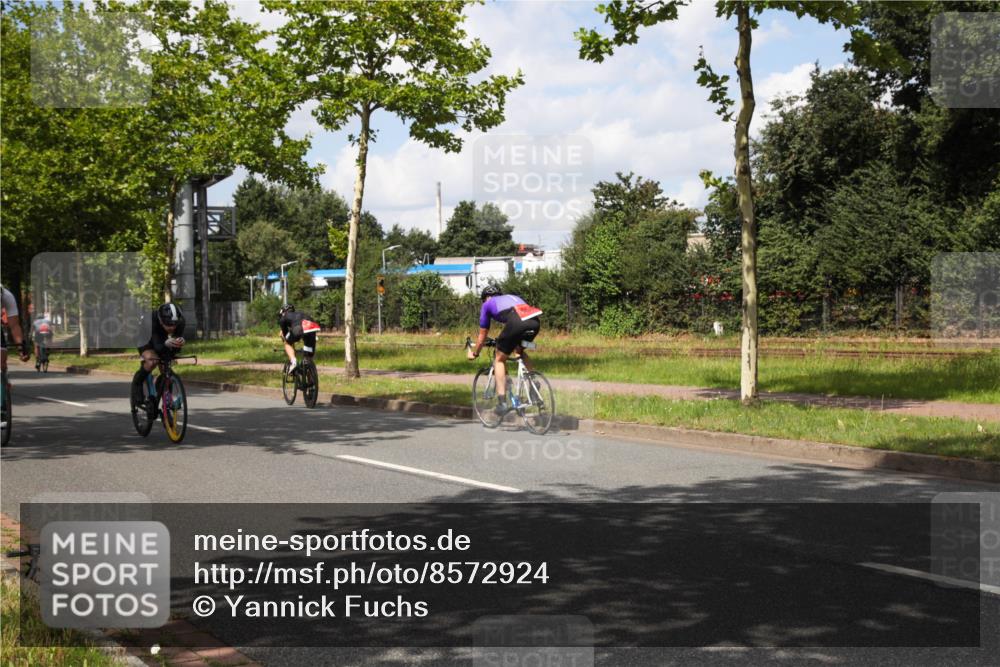 10.08.2025 - GEWOBA Citytriathlon Bremen Yannick Fuchs http://msf.ph/oto/8572924 10.08.2025 12:57:04 Radfahren 559, 672, 723, 730, 755, 758, 830, 879, 913, 940, 969, 1003, 1014 meine-sportfotos.de