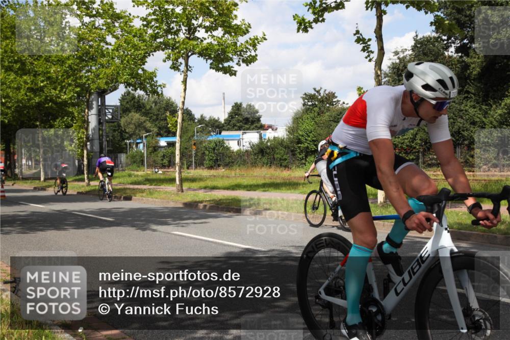 10.08.2025 - GEWOBA Citytriathlon Bremen Yannick Fuchs http://msf.ph/oto/8572928 10.08.2025 12:57:06 Radfahren 559, 672, 723, 730, 755, 758, 830, 849, 879, 913, 940, 969, 1003, 1014 meine-sportfotos.de