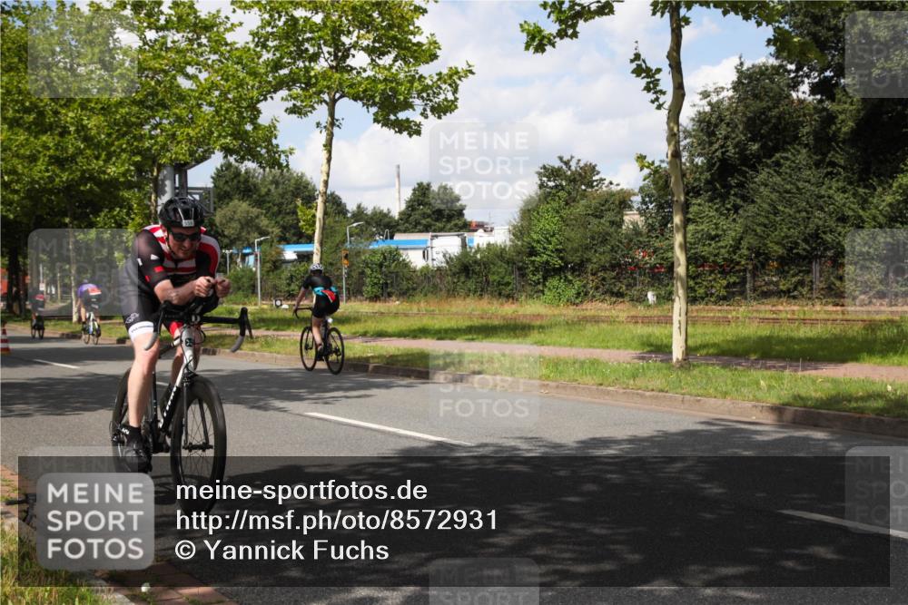 10.08.2025 - GEWOBA Citytriathlon Bremen Yannick Fuchs http://msf.ph/oto/8572931 10.08.2025 12:57:06 Radfahren 559, 672, 723, 730, 755, 758, 830, 849, 879, 913, 940, 969, 1003, 1014 meine-sportfotos.de