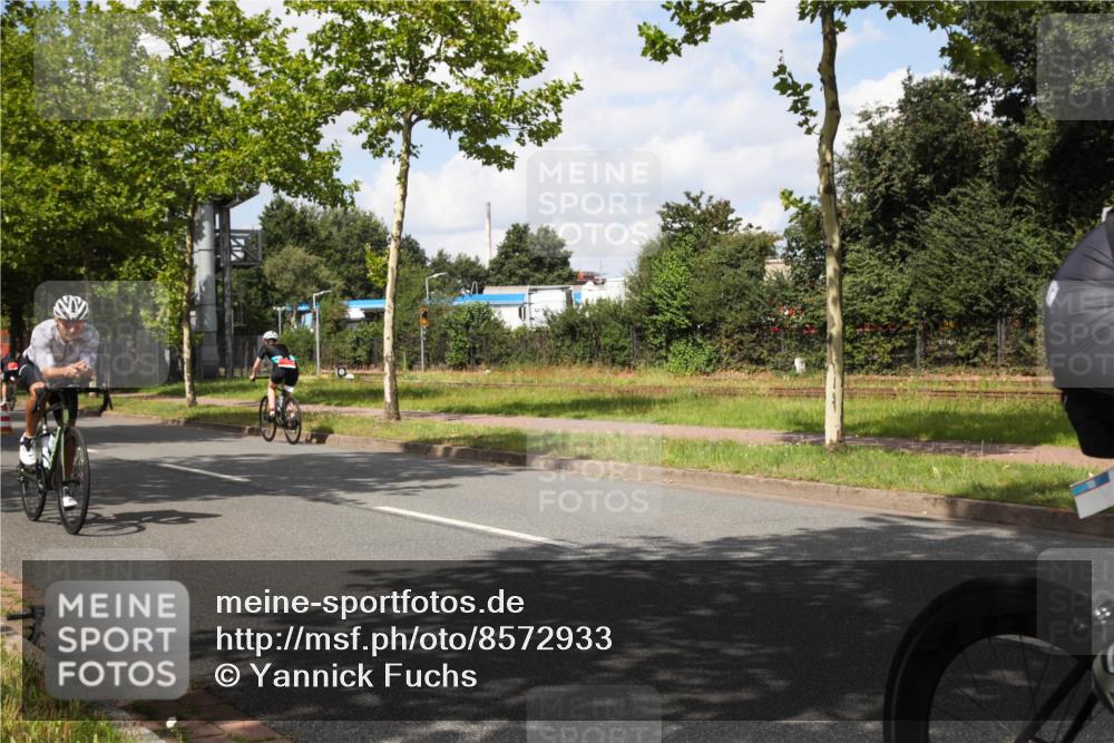 10.08.2025 - GEWOBA Citytriathlon Bremen Yannick Fuchs http://msf.ph/oto/8572933 10.08.2025 12:57:07 Radfahren 559, 672, 723, 730, 755, 758, 830, 849, 879, 913, 940, 969, 1003, 1014 meine-sportfotos.de