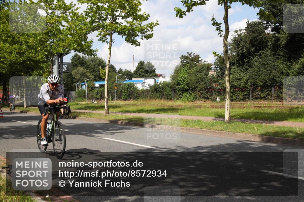 10.08.2025 - GEWOBA Citytriathlon Bremen Yannick Fuchs http://msf.ph/oto/8572934 10.08.2025 12:57:07 Radfahren 559, 672, 723, 730, 755, 758, 830, 849, 879, 913, 940, 969, 1003, 1014 meine-sportfotos.de