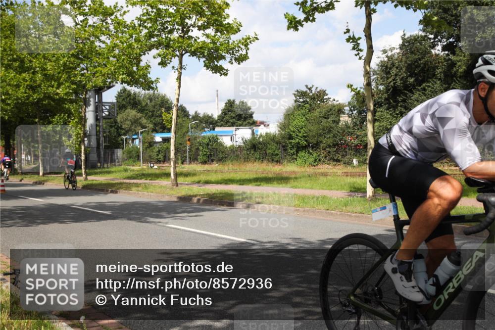 10.08.2025 - GEWOBA Citytriathlon Bremen Yannick Fuchs http://msf.ph/oto/8572936 10.08.2025 12:57:08 Radfahren 559, 672, 723, 730, 755, 758, 830, 849, 879, 913, 940, 969, 1003, 1014 meine-sportfotos.de