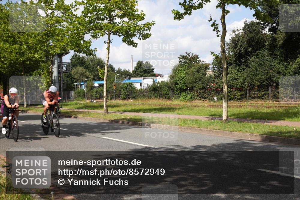 10.08.2025 - GEWOBA Citytriathlon Bremen Yannick Fuchs http://msf.ph/oto/8572949 10.08.2025 12:57:15 Radfahren 559, 572, 723, 730, 758, 849, 879, 892, 900, 940, 969, 1003 meine-sportfotos.de