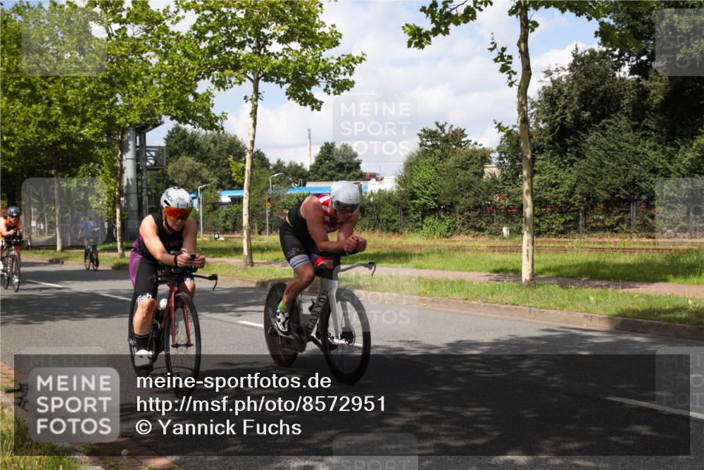 10.08.2025 - GEWOBA Citytriathlon Bremen Yannick Fuchs http://msf.ph/oto/8572951 10.08.2025 12:57:15 Radfahren 559, 572, 723, 730, 758, 849, 879, 892, 900, 940, 969, 1003 meine-sportfotos.de