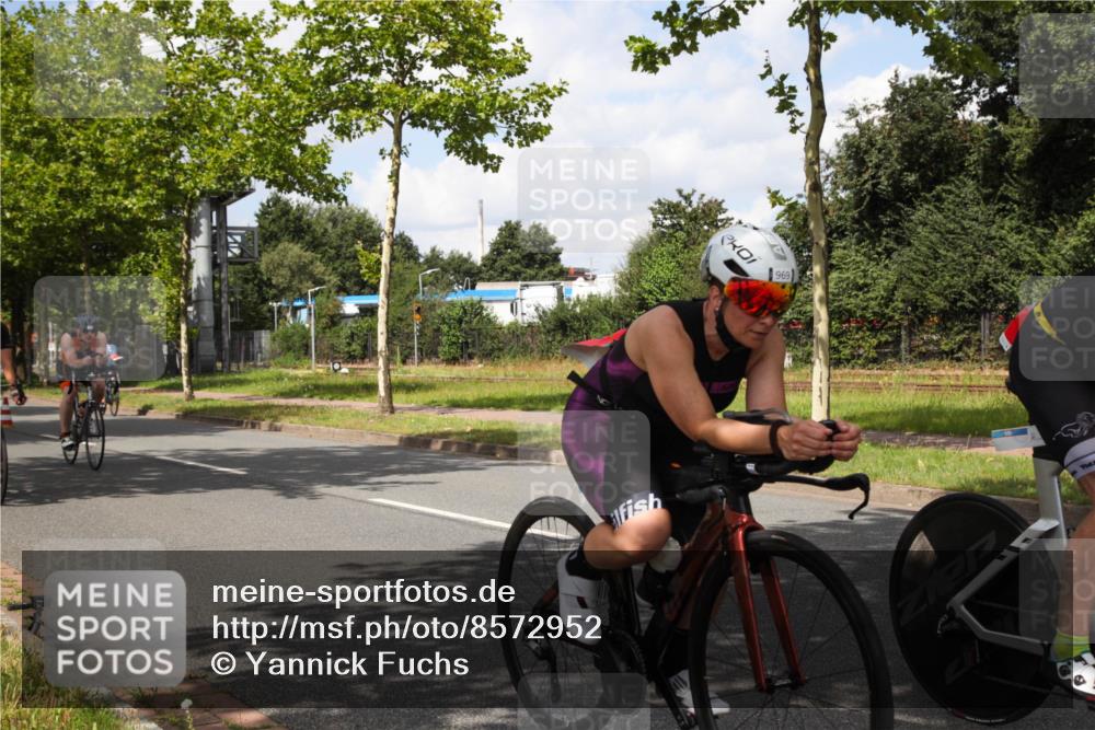 10.08.2025 - GEWOBA Citytriathlon Bremen Yannick Fuchs http://msf.ph/oto/8572952 10.08.2025 12:57:15 Radfahren 559, 572, 723, 730, 758, 849, 879, 892, 900, 940, 969, 1003 meine-sportfotos.de