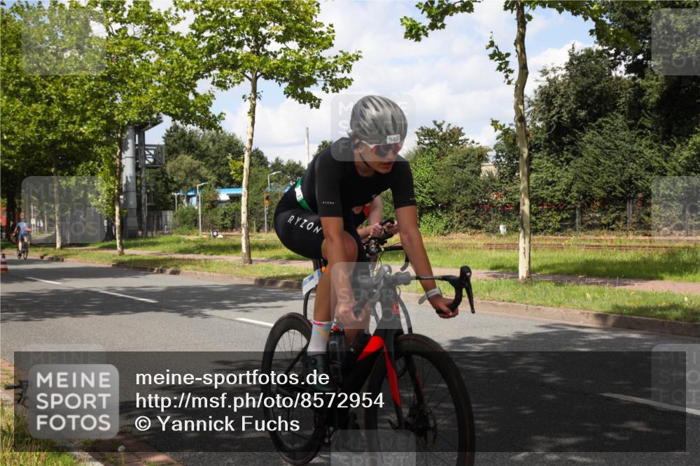 10.08.2025 - GEWOBA Citytriathlon Bremen Yannick Fuchs http://msf.ph/oto/8572954 10.08.2025 12:57:17 Radfahren 559, 572, 723, 730, 758, 849, 892, 900, 940, 969, 1003 meine-sportfotos.de