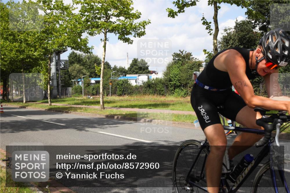 10.08.2025 - GEWOBA Citytriathlon Bremen Yannick Fuchs http://msf.ph/oto/8572960 10.08.2025 12:57:23 Radfahren 572, 690, 720, 730, 758, 849, 892, 900, 940, 969 meine-sportfotos.de