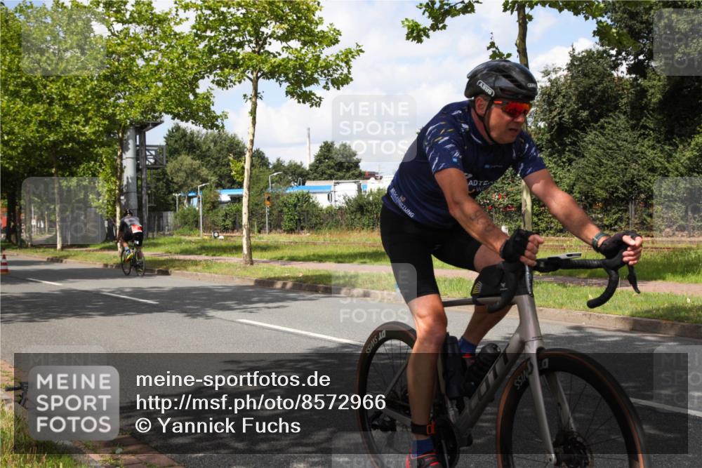10.08.2025 - GEWOBA Citytriathlon Bremen Yannick Fuchs http://msf.ph/oto/8572966 10.08.2025 12:57:25 Radfahren 572, 690, 720, 758, 849, 892, 900, 940, 969 meine-sportfotos.de