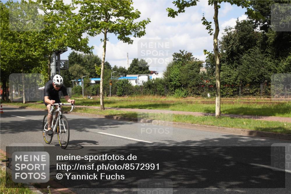 10.08.2025 - GEWOBA Citytriathlon Bremen Yannick Fuchs http://msf.ph/oto/8572991 10.08.2025 12:57:31 Radfahren 572, 690, 720, 825, 892, 900, 1018 meine-sportfotos.de