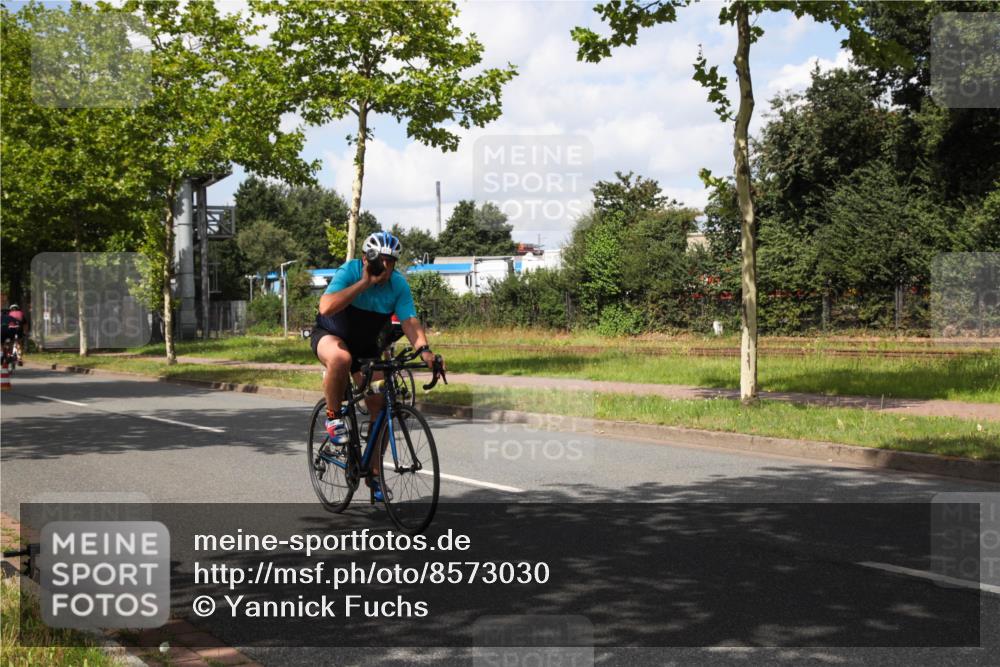 10.08.2025 - GEWOBA Citytriathlon Bremen Yannick Fuchs http://msf.ph/oto/8573030 10.08.2025 12:57:46 Radfahren 650, 660, 671, 690, 825, 853, 869, 1018 meine-sportfotos.de