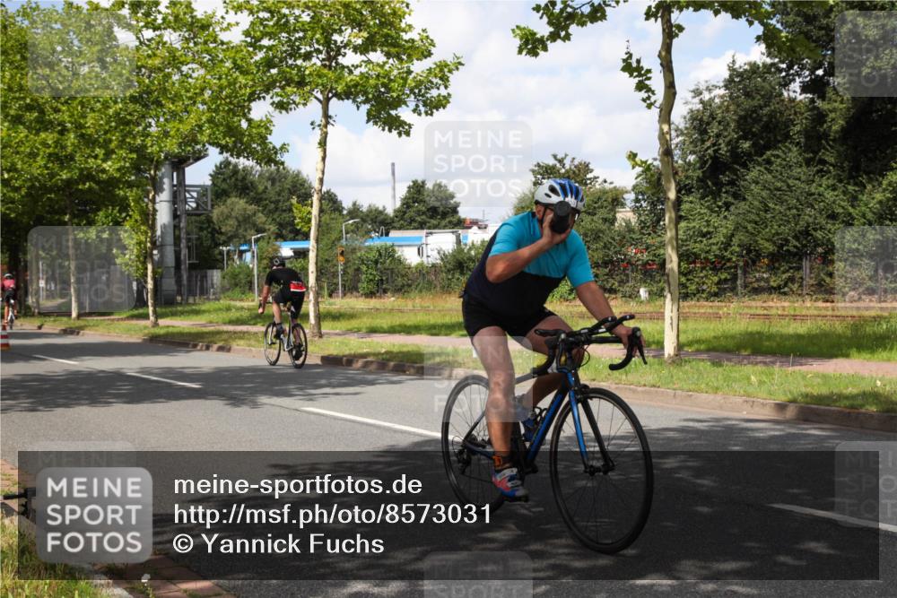 10.08.2025 - GEWOBA Citytriathlon Bremen Yannick Fuchs http://msf.ph/oto/8573031 10.08.2025 12:57:46 Radfahren 650, 660, 671, 690, 825, 853, 869, 1018 meine-sportfotos.de