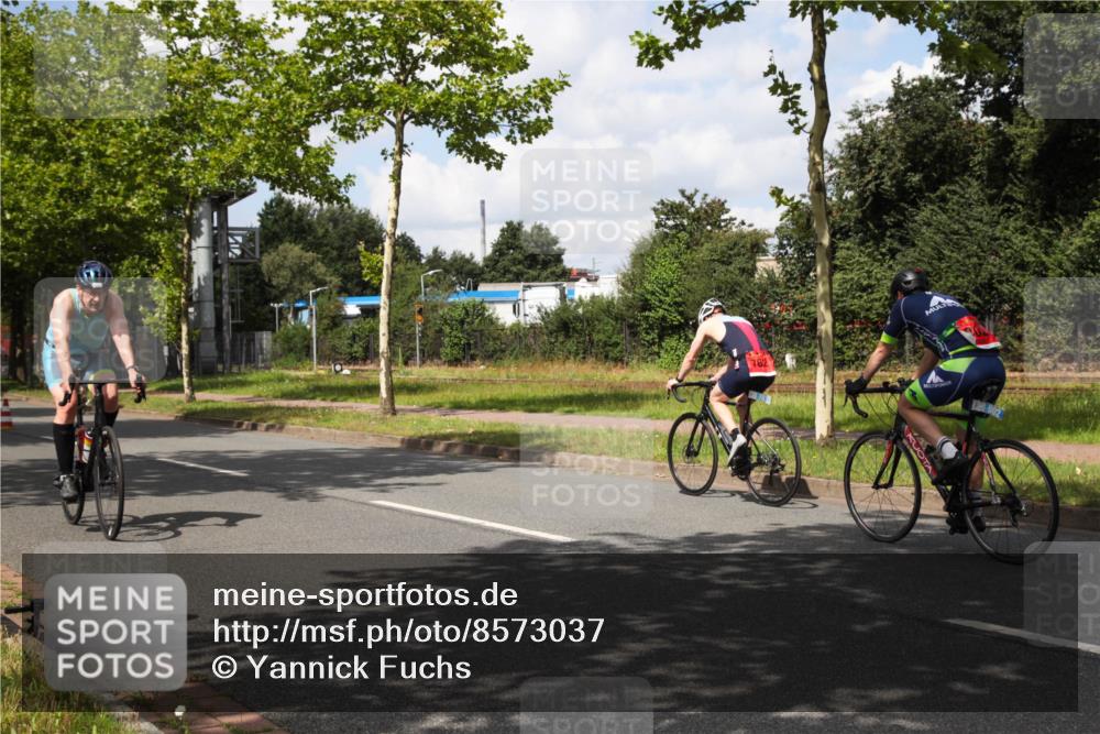 10.08.2025 - GEWOBA Citytriathlon Bremen Yannick Fuchs http://msf.ph/oto/8573037 10.08.2025 12:57:48 Radfahren 650, 660, 671, 825, 853, 869, 1018 meine-sportfotos.de
